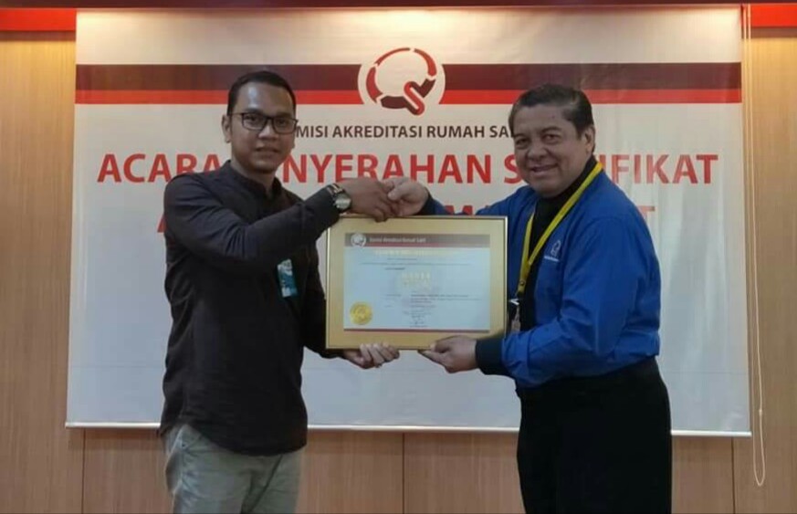 RSI Ibnu Sina Panti Terima Sertifikat Akreditasi Madya