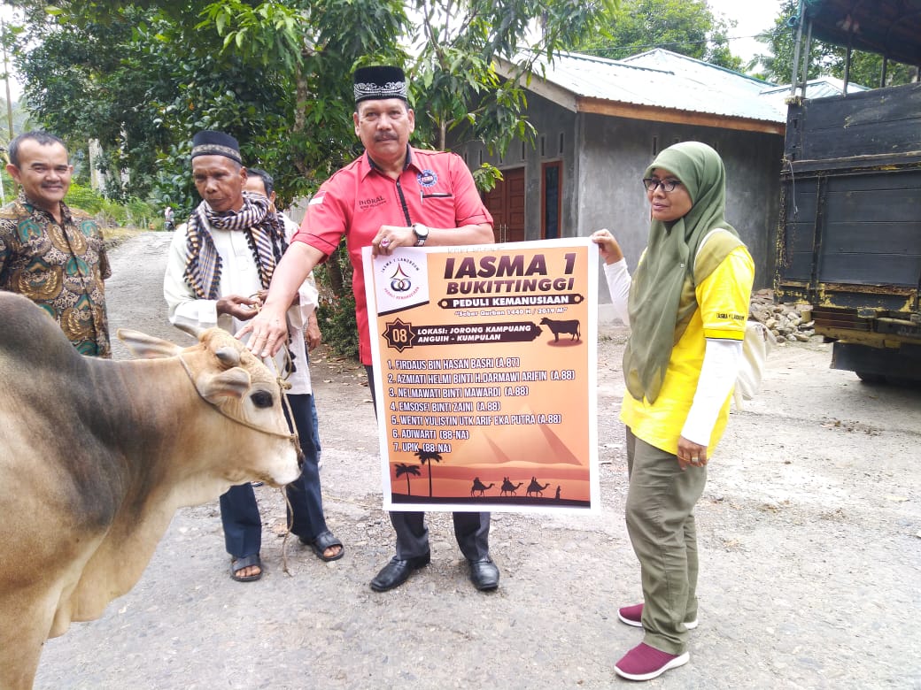 Salut Untuk Kepedulian Alumni SMAN 1 Lanbouw Bukittinggi, Salurkan 15 Hewan Qurban ke Pasaman dan Agam
