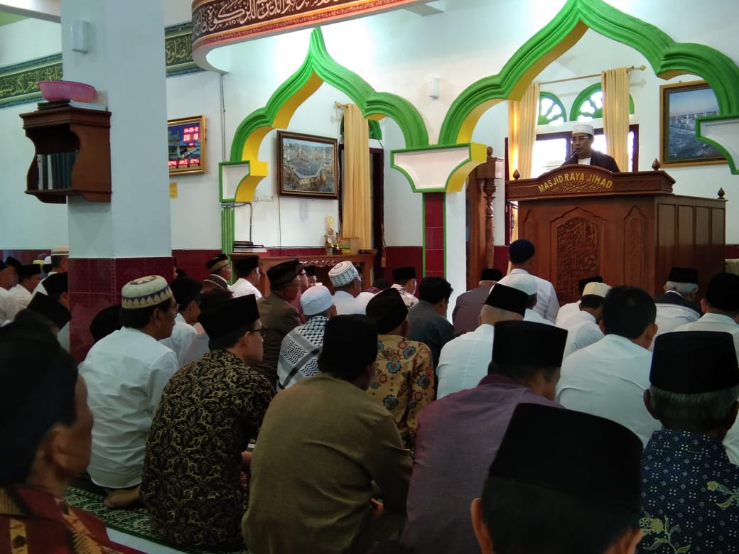 Jama’ah Tertegun, Kapolres Pasaman jadi Imam sekaligus Khatib Shalat Idul Adha 1440 H di Masjid Raya Jihad Lubuk Sikaping