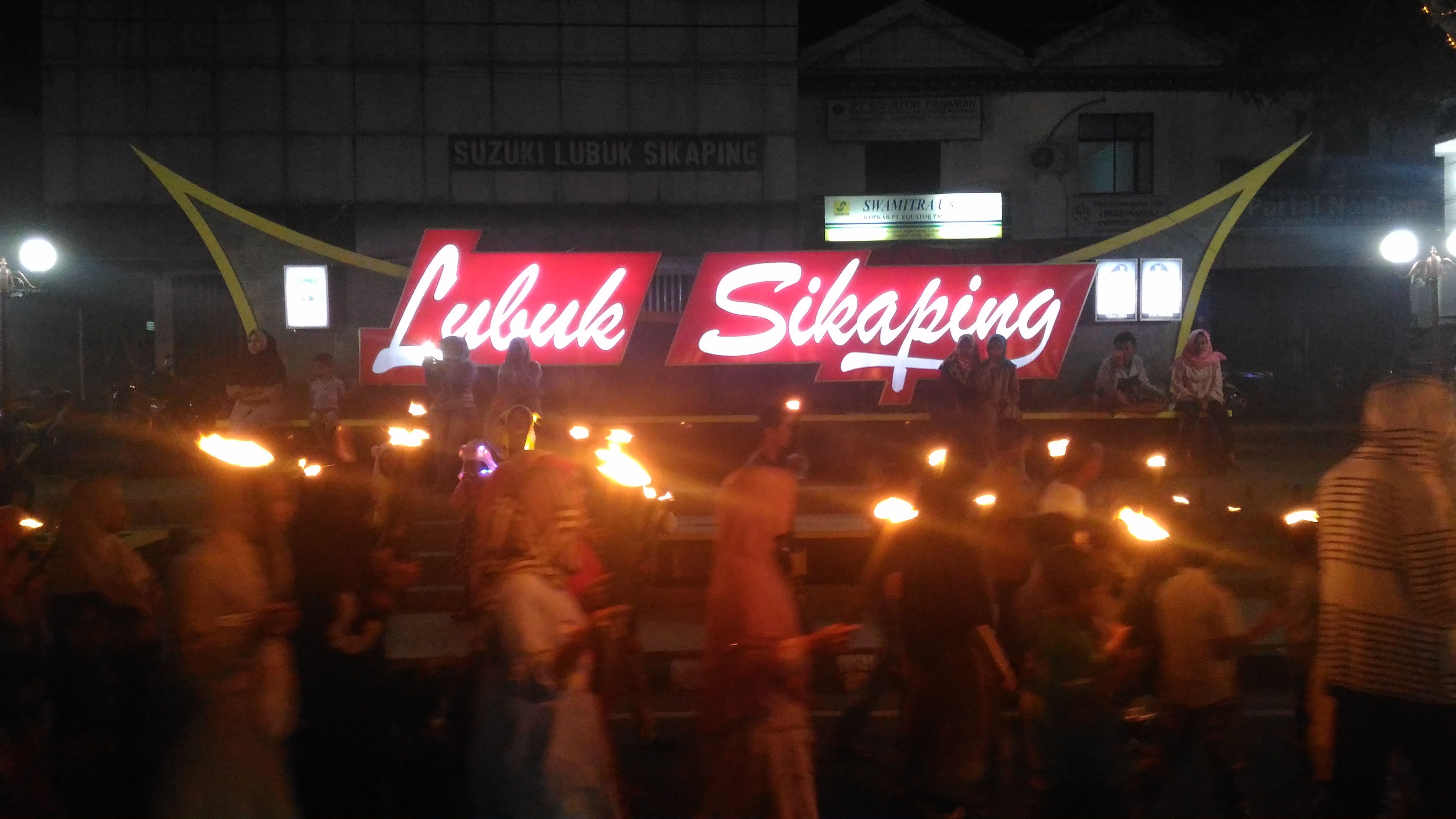 Warga Nagari Pauah Lubuk Sikaping Gelar Takbir Keliling Bawa Obor, Menyambut Hari Raya Idul Adha 1440 H