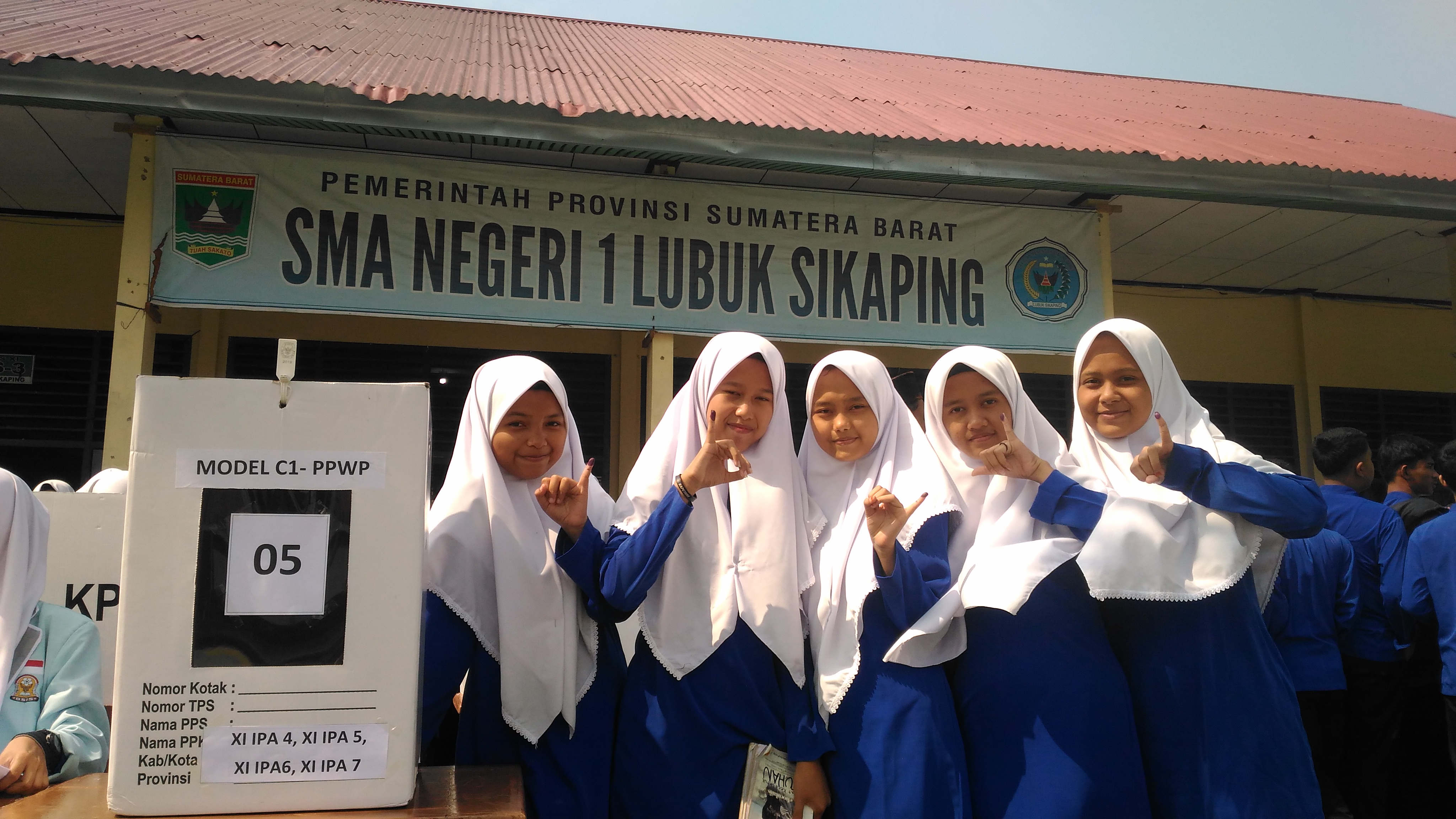 Pendidikan Pemilu Sejak Dini, KPU Pasaman Fasilitasi Pilkatos SMAN 1 Lubuk Sikaping