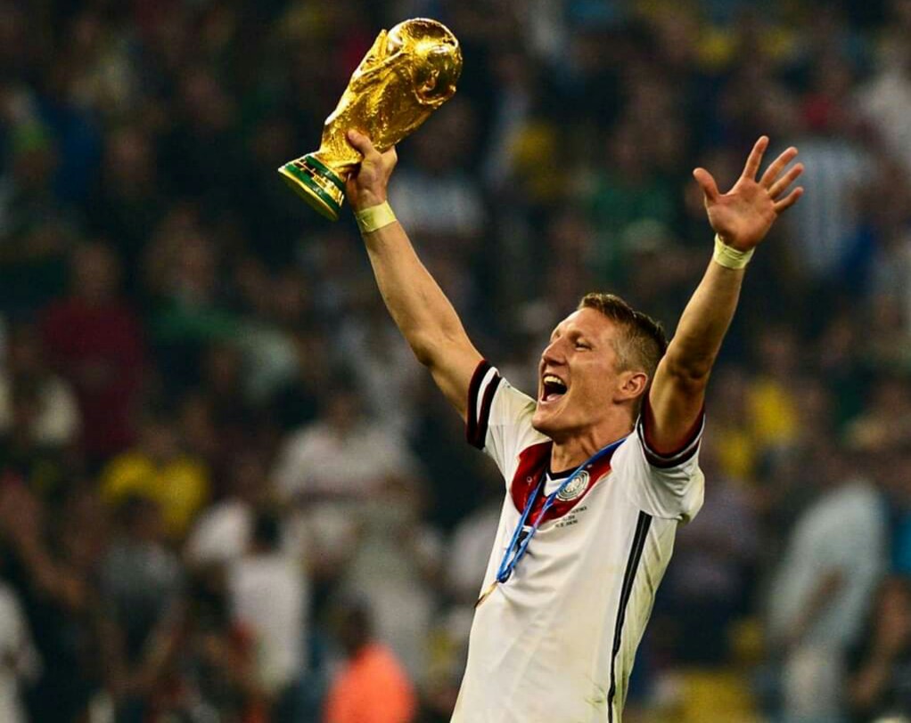 Bastian Schweinsteiger Resmi Pensiun dari Sepakbola