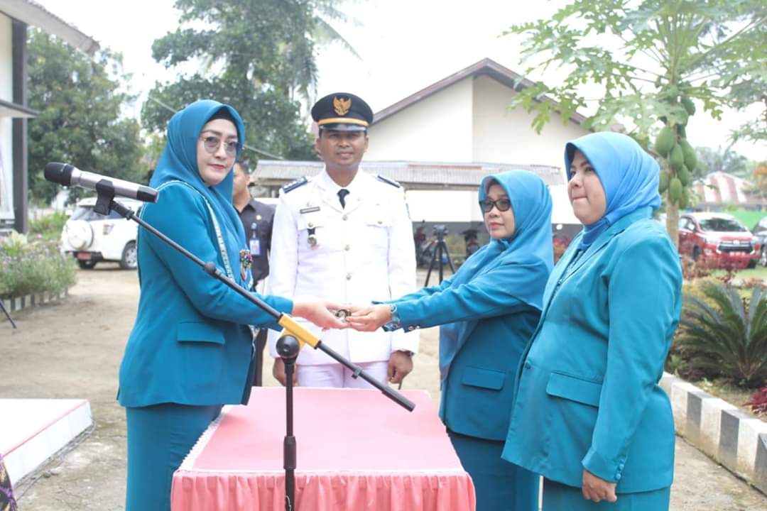 Pelantikan dan Sertijab Ketua TP PKK Tigo Nagari, Miradelima: Selamat Bekerja dan Berikan yang Terbaik