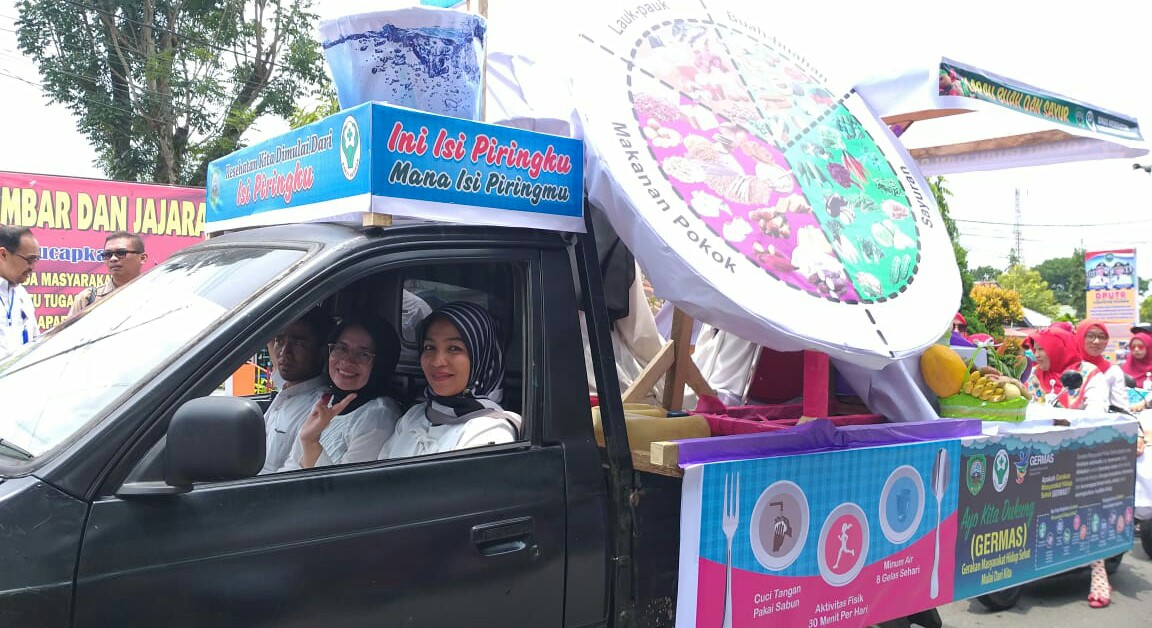 Pawai Dinas Kesehatan Pasaman Kaya Informasi yang Mengedukasi Masyarakat