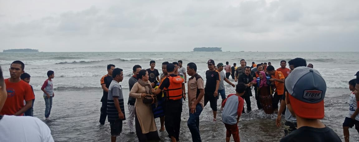 Wisatawan Meninggal Tenggelam karena Kapal Karam Menuju Pulau Angso Duo