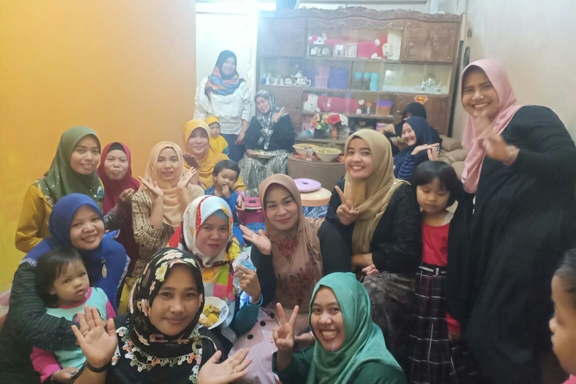 Warga Perum Tamber Indah Gelar Silaturrahmi Makan Bersama