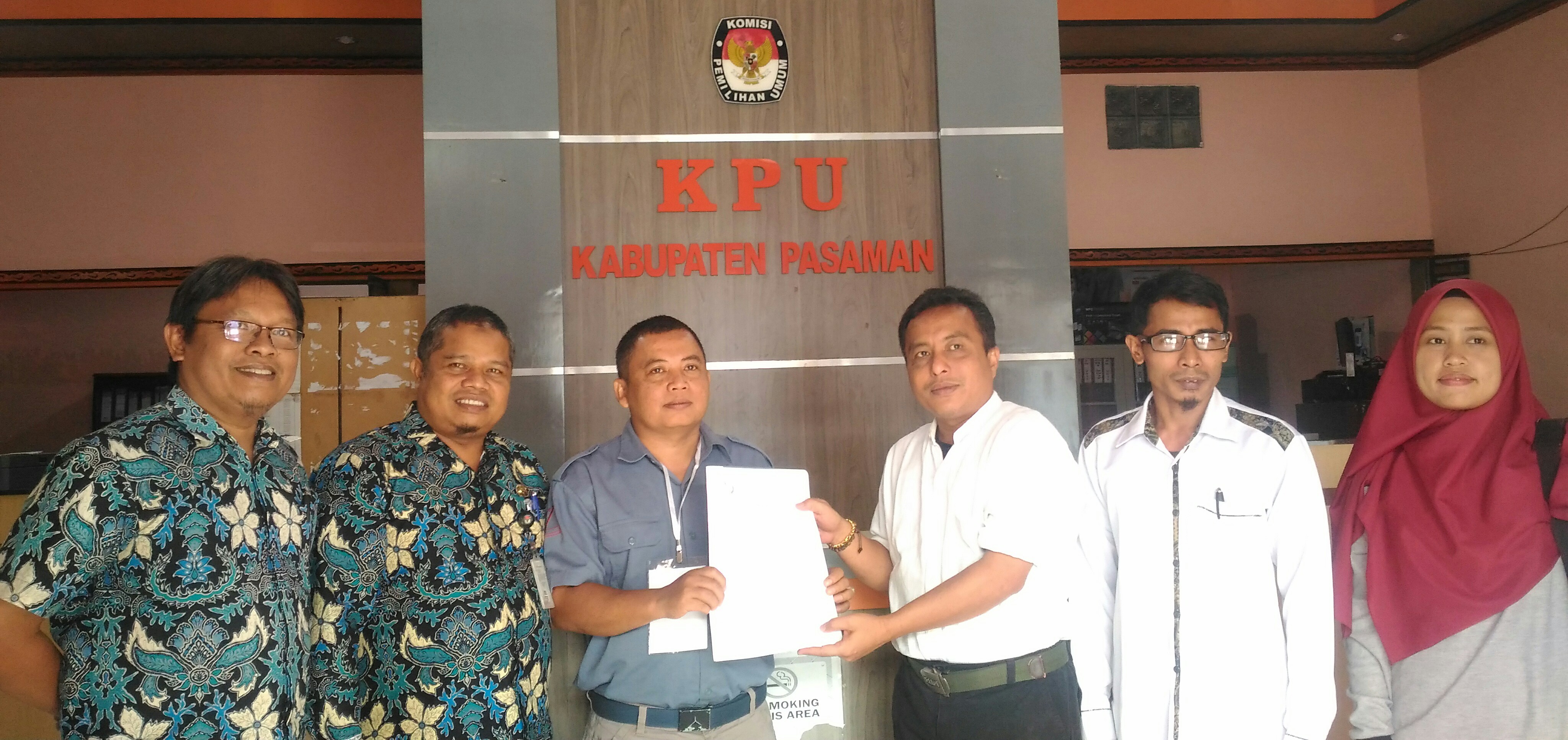 Pilkada Pasaman 2020, Balon Jalur Independen Antoni-Rahmat Setia Serahkan SK LO ke KPU