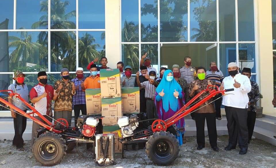 Poktan Sari Dewi Limo Koto Bonjol Terima Bantuan Alat Mesin Pertanian