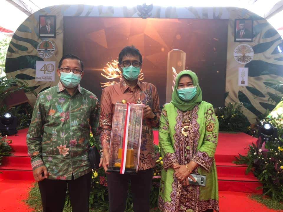 Gubernur Sumbar Irwan Prayitno Terima Penghargaan Green Leadership