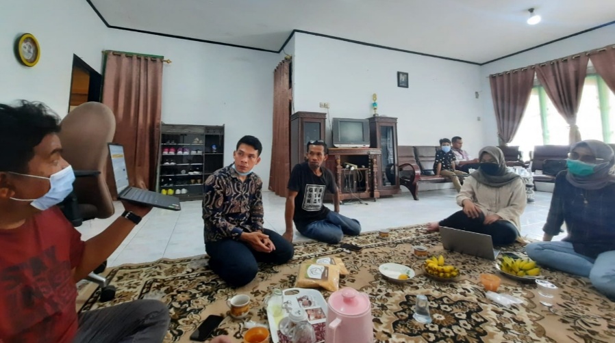 Tingkatkan Daya Saing, Tim PKM Unand Latih Digitalisasi Bagi Poktan Aur Serumpun Nagari Simpang Pasaman