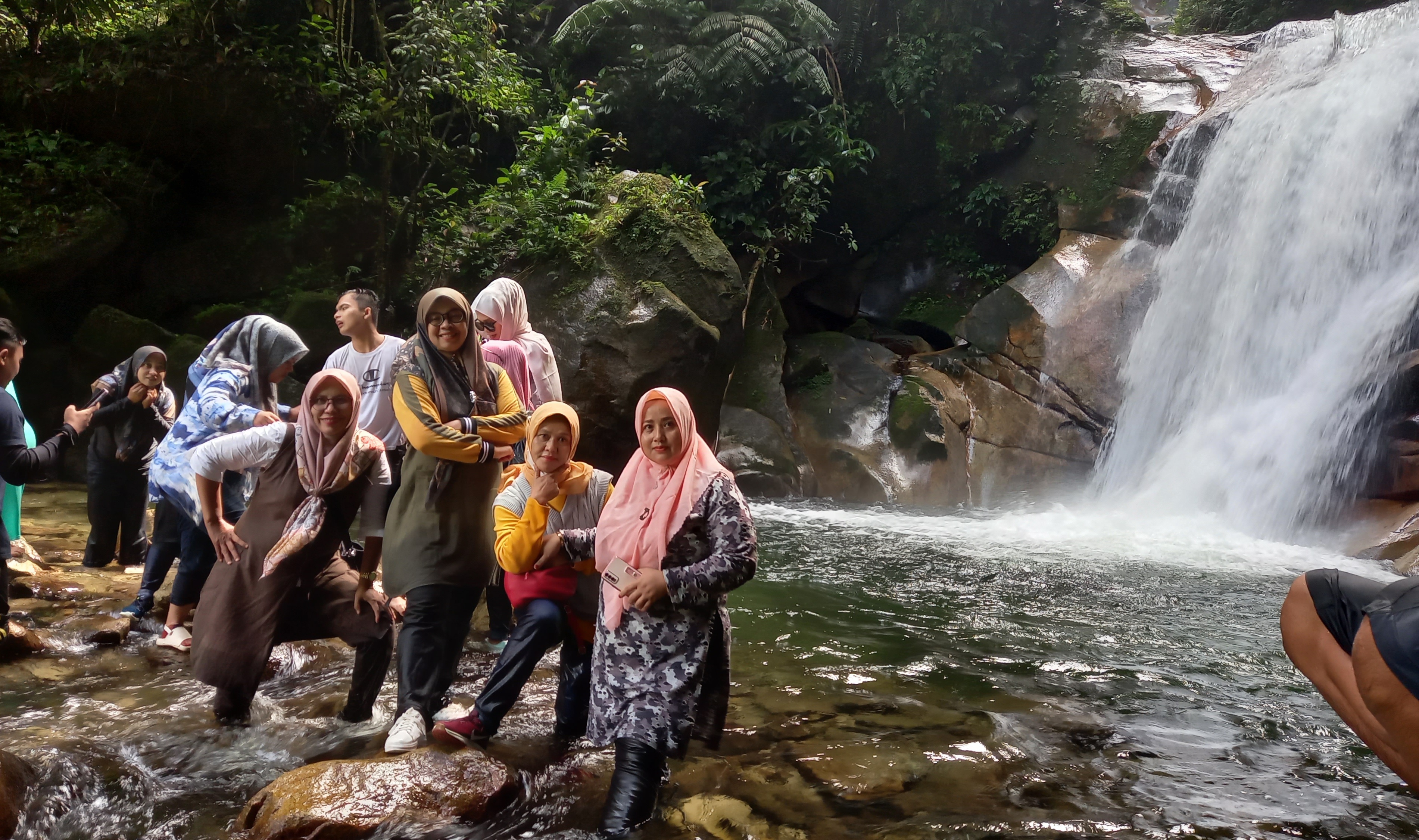 Yulius Erita: Wajib Dikunjungi, Air Terjun Cighocai Sungai Pandahan Sangat Mempesona